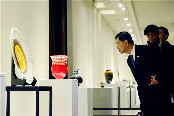 副總統出席「安井顕太Kenta Yasui吹製玻璃藝術個展」開幕典禮